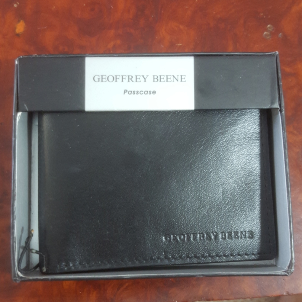 Geoffrey Beene Wallet/passcase